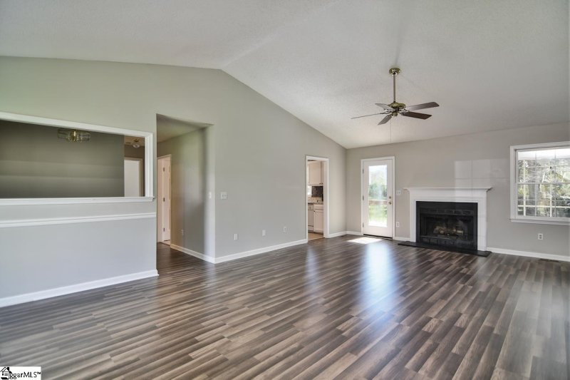 Property image 3 at 401 Latrobe Drive, Simpsonville, SC 29681