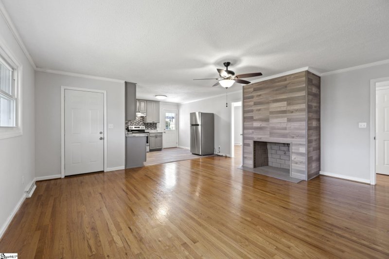 Property image 3 at 115 Hartsville Drive, Taylors, SC 29687