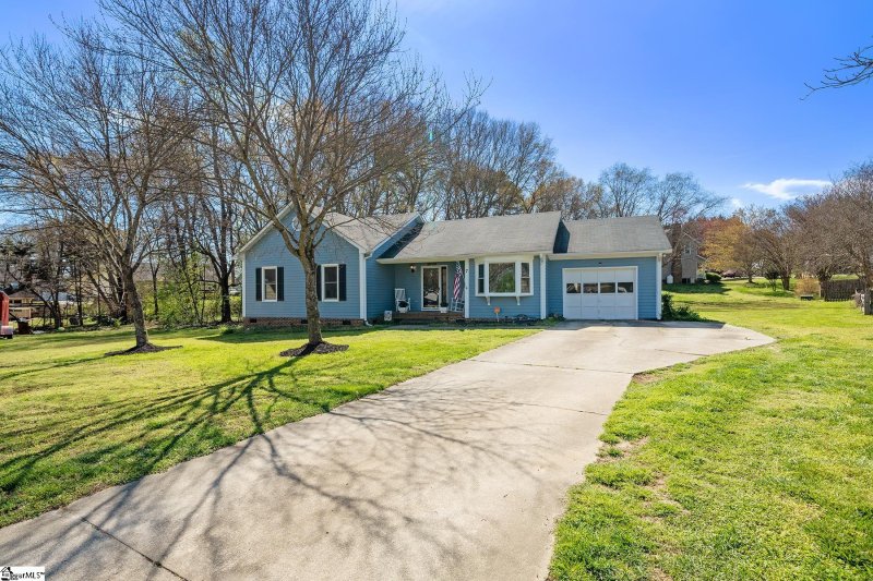 Property image 3 at 7 Belcross Court, Simpsonville, SC 29681