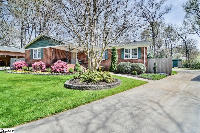 Property image 4 at 7 Stone Lake Court, Greenville, SC 29609