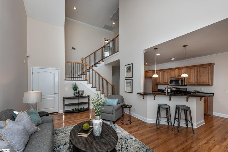 Property image 3 at 17 Edge Court, Greenville, SC 29609