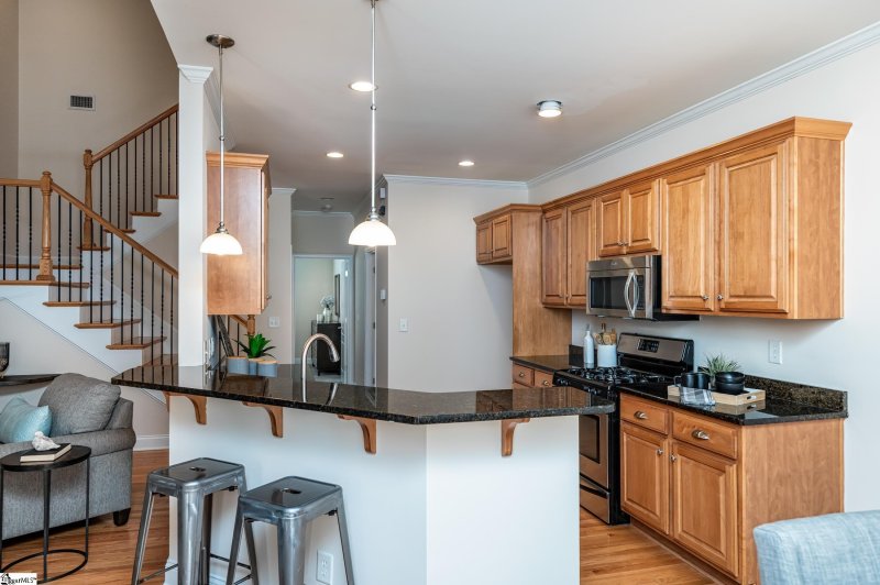 Property image 4 at 17 Edge Court, Greenville, SC 29609