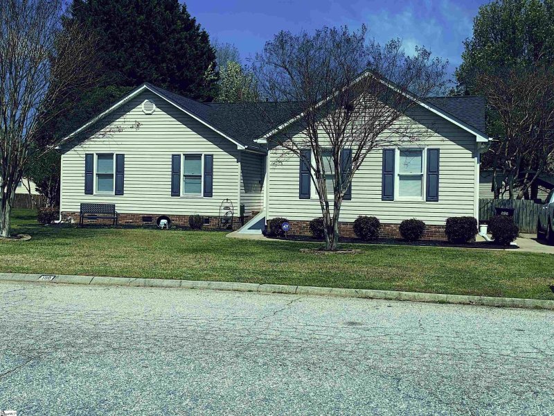 Property image 2 at 100 Tearose Lane, Simpsonville, SC 29681