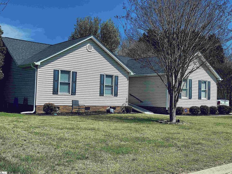 Property image 3 at 100 Tearose Lane, Simpsonville, SC 29681