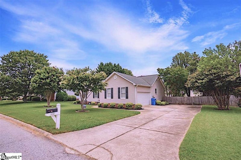 Property image 4 at 100 Tearose Lane, Simpsonville, SC 29681