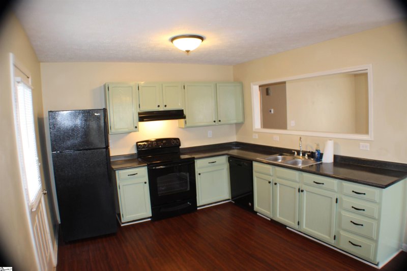 Property image 2 at 17 Brookdale Avenue, Greenville, SC 29607