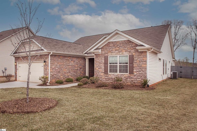 Property image 2 at 118 Daylily Lane, Easley, SC 29642