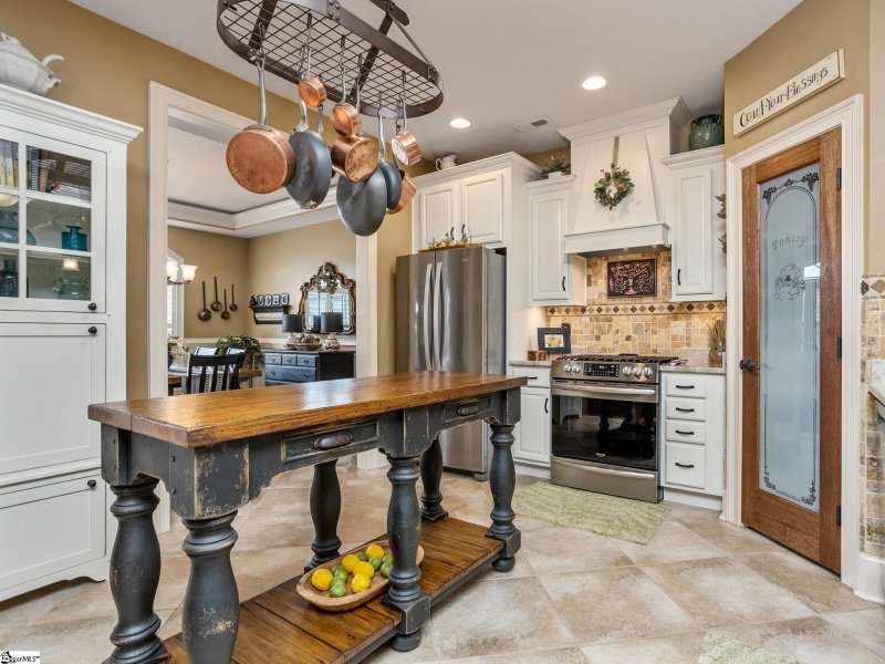 Property image 5 at 105 Bur Oak Drive, Taylors, SC 29687