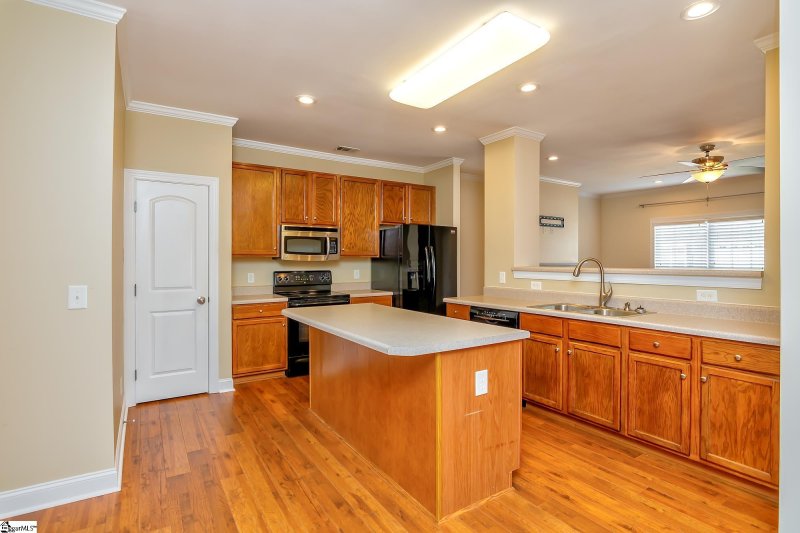 Property image 4 at 245 Louisville Drive, Greenville, SC 29607