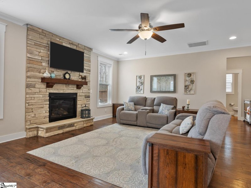 Property image 4 at 916 Lockhurst Drive, Simpsonville, SC 29681