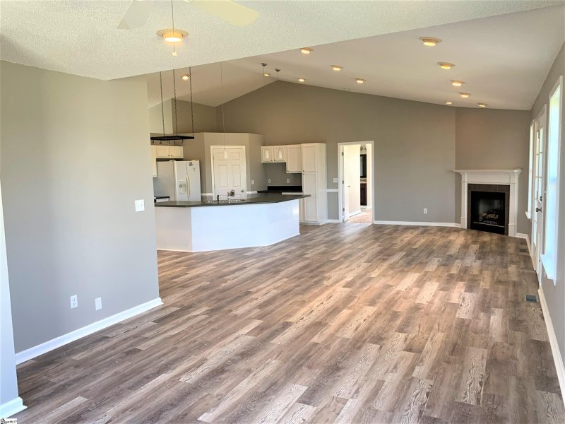 Property image 4 at 233 Campaign Trail, Duncan, SC 29334