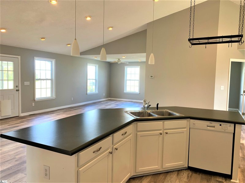 Property image 5 at 233 Campaign Trail, Duncan, SC 29334