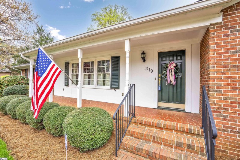 Property image 3 at 219 Stone Lake Drive, Greenville, SC 29609