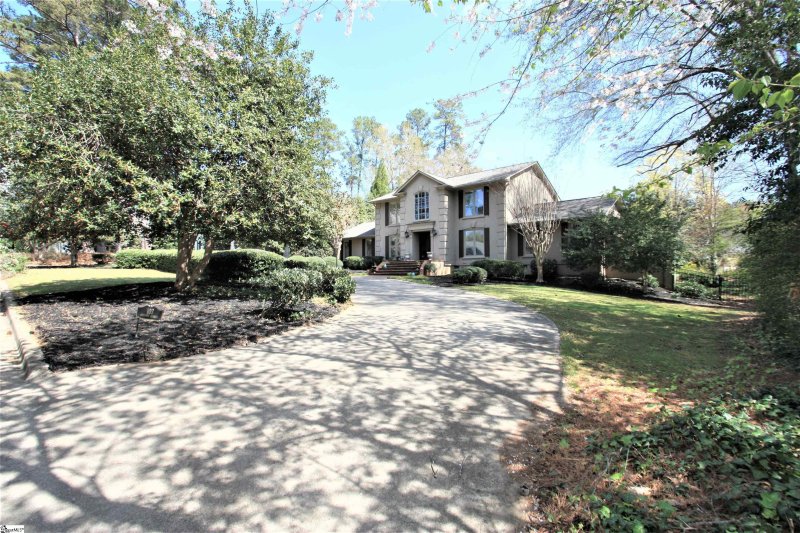 Property image 2 at 103 Ashford Avenue, Spartanburg, SC 29307