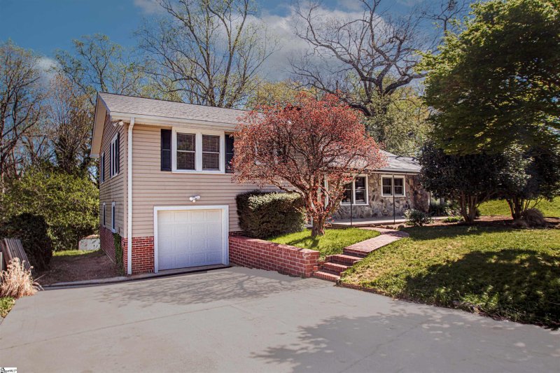 Property image 2 at 36 Blackburn Street, Greenville, SC 29607