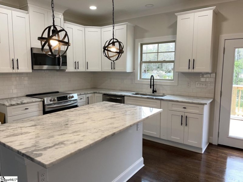 Property image 2 at 205 Daisy Drive, Greenville, SC 29605