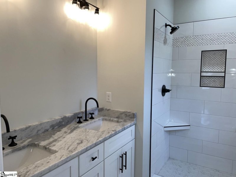 Property image 4 at 205 Daisy Drive, Greenville, SC 29605
