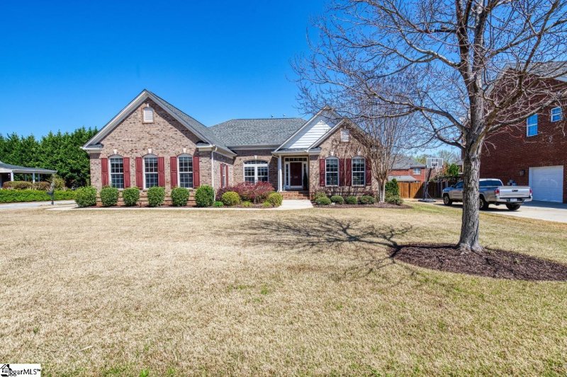 Property image 2 at 201 Highgrove Court, Simpsonville, SC 29681