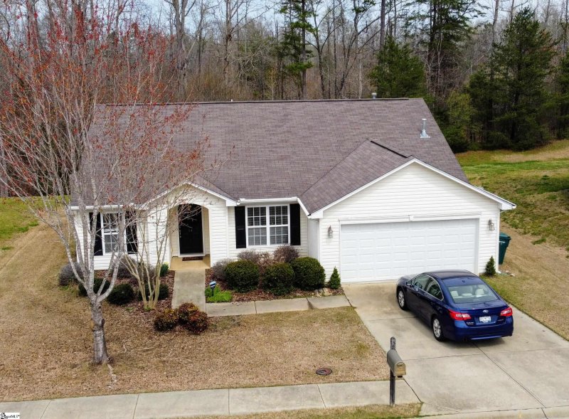 Property image 2 at 14 Garfield Lane, Simpsonville, SC 29681