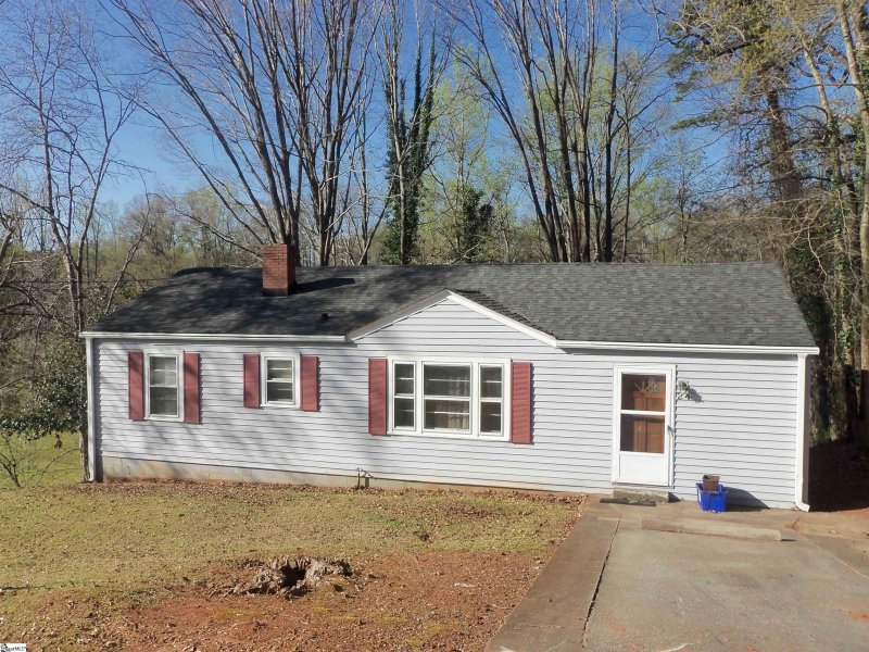 Property image 2 at 24 Circle Drive, Greenville, SC 29617