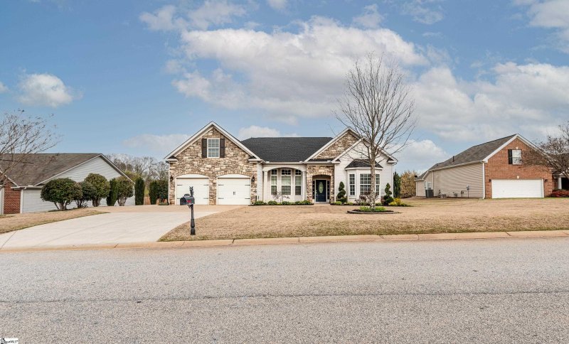 Property image 3 at 154 Pendock Lane, Piedmont, SC 29673