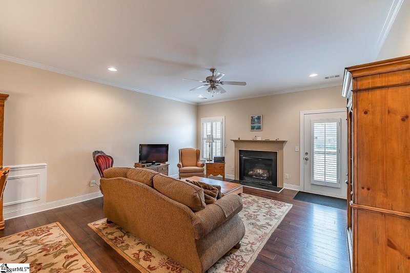 Property image 3 at 246 Louisville Drive, Greenville, SC 29607