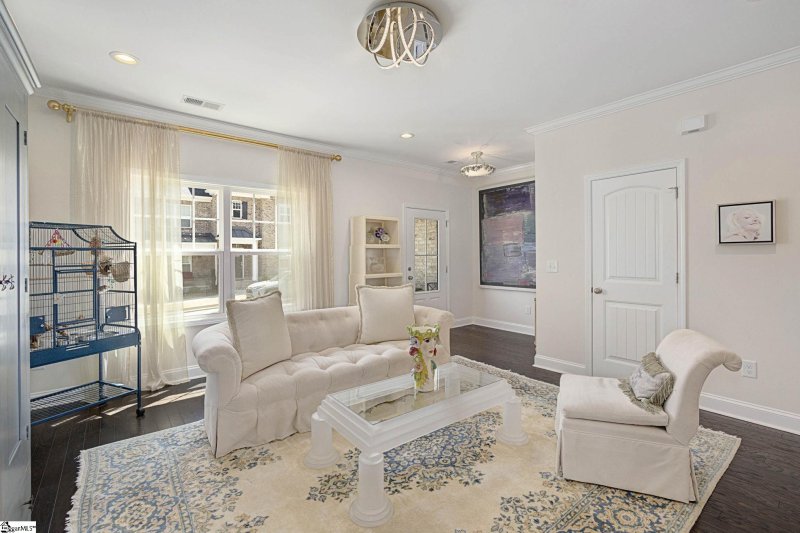 Property image 4 at 9 Peckham Street, Greenville, SC 29607