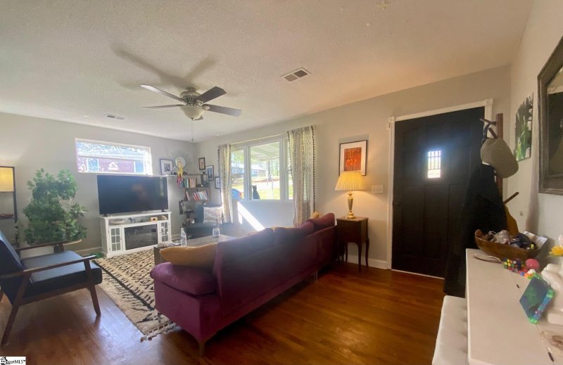 Property image 2 at 110 Alice Farr Drive, Greenville, SC 29617