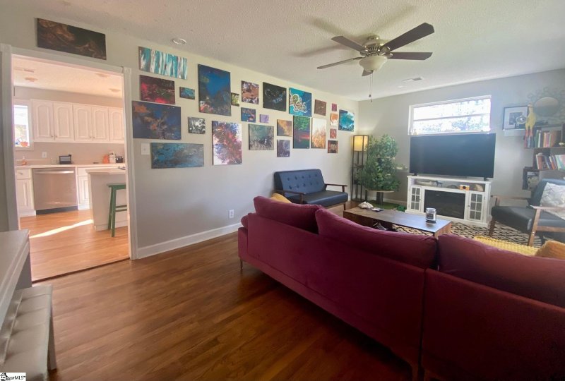 Property image 3 at 110 Alice Farr Drive, Greenville, SC 29617