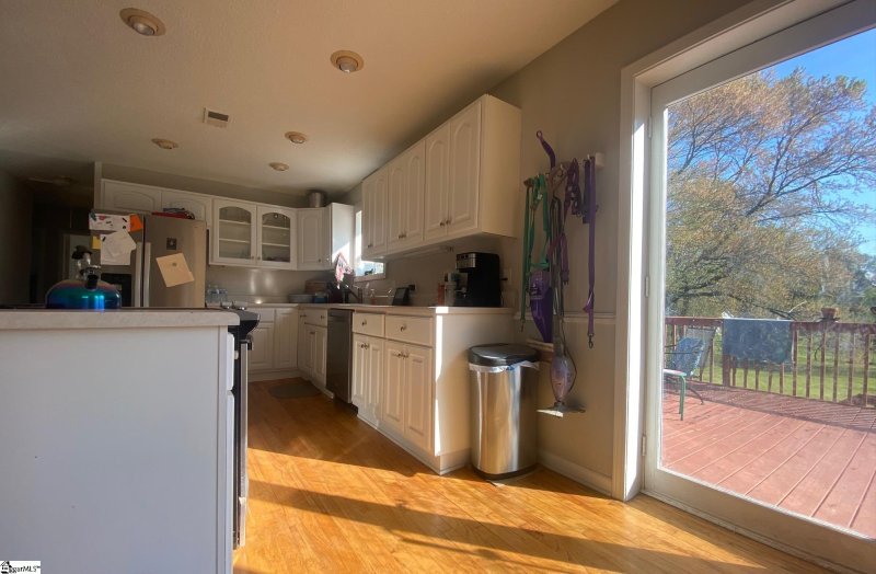 Property image 4 at 110 Alice Farr Drive, Greenville, SC 29617