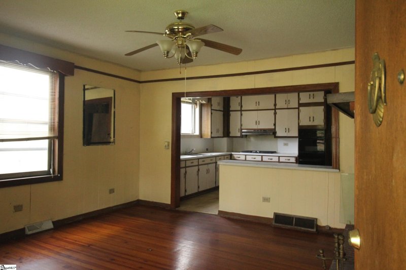 Property image 2 at 19 Birnie Extension, Greenville, SC 26911