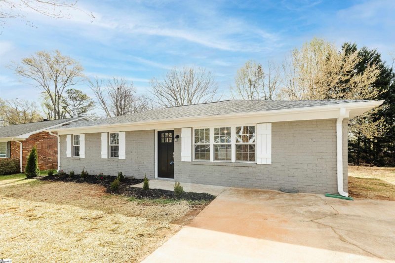 Property image 2 at 6 Bradley Boulevard, Greenville, SC 29609