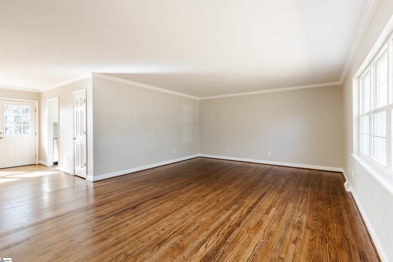 Property image 3 at 6 Bradley Boulevard, Greenville, SC 29609