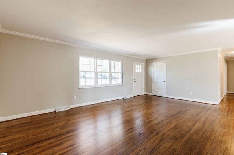 Property image 4 at 6 Bradley Boulevard, Greenville, SC 29609