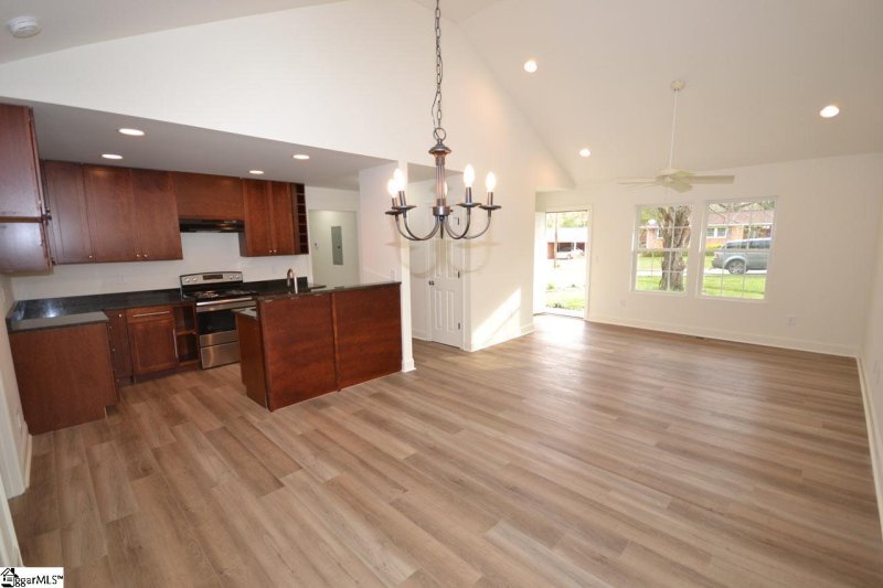 Property image 3 at 107 Brantford Lane, Greenville, SC 29605