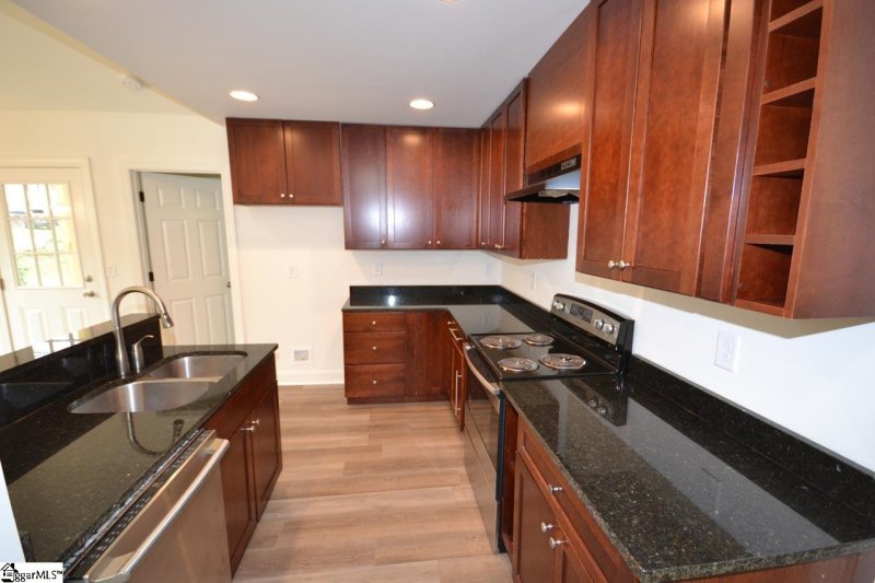 Property image 4 at 107 Brantford Lane, Greenville, SC 29605