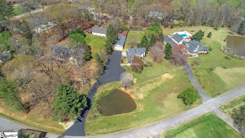 Property image 2 at 12 Nicklaus Drive, Greenville, SC 29605-5911