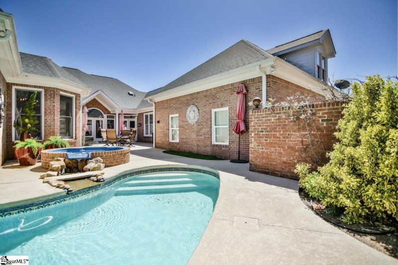 Property image 4 at 416 Kingsgate Court, Simpsonville, SC 29681