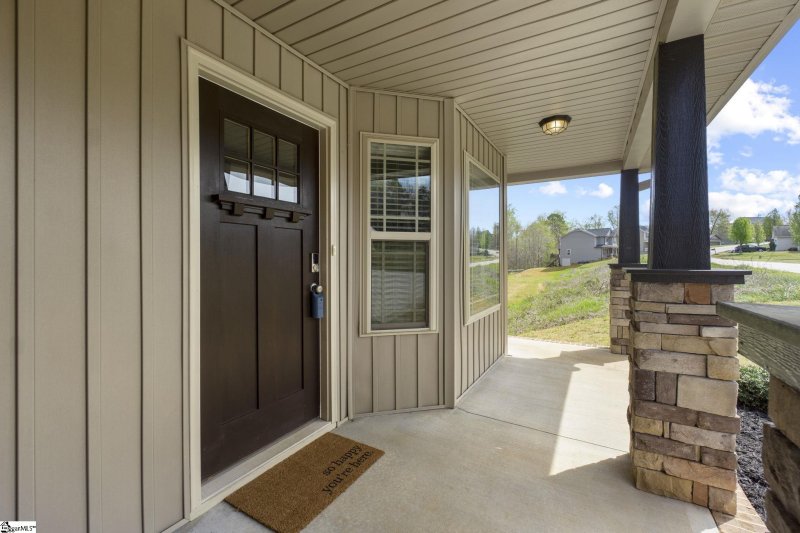 Property image 2 at 300 Blue Heron Circle, Simpsonville, SC 29680