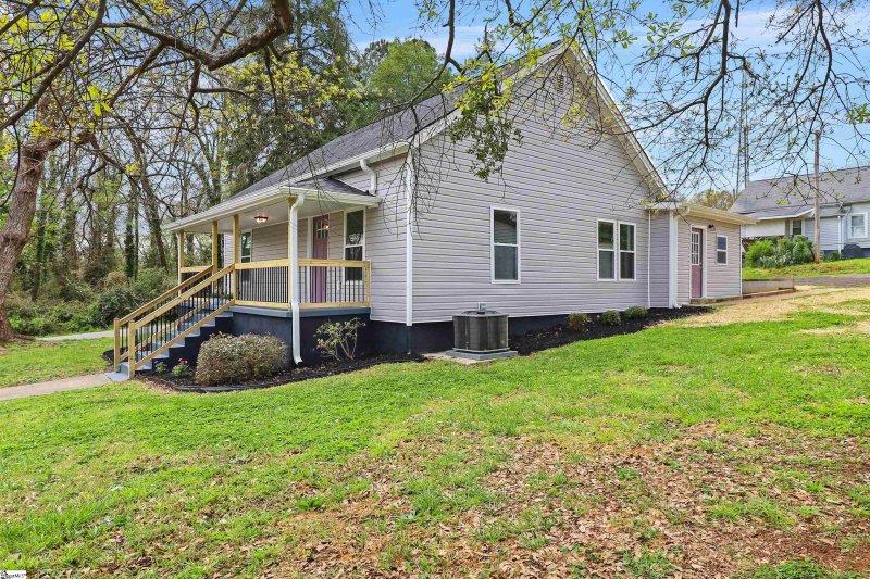 Property image 4 at 101 Garrison Street, Easley, SC 29640