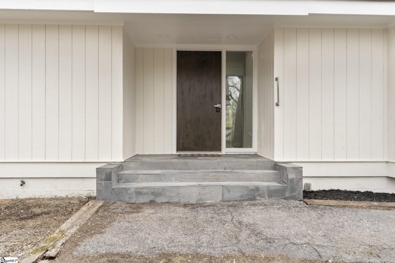 Property image 3 at 14 Kingsbury Road, Greenville, SC 29617