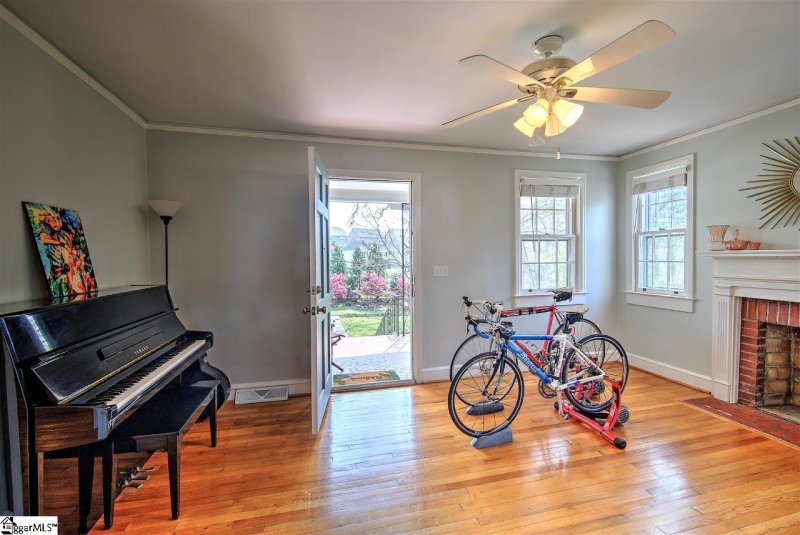 Property image 5 at 324 Grove Road, Greenville, SC 29605