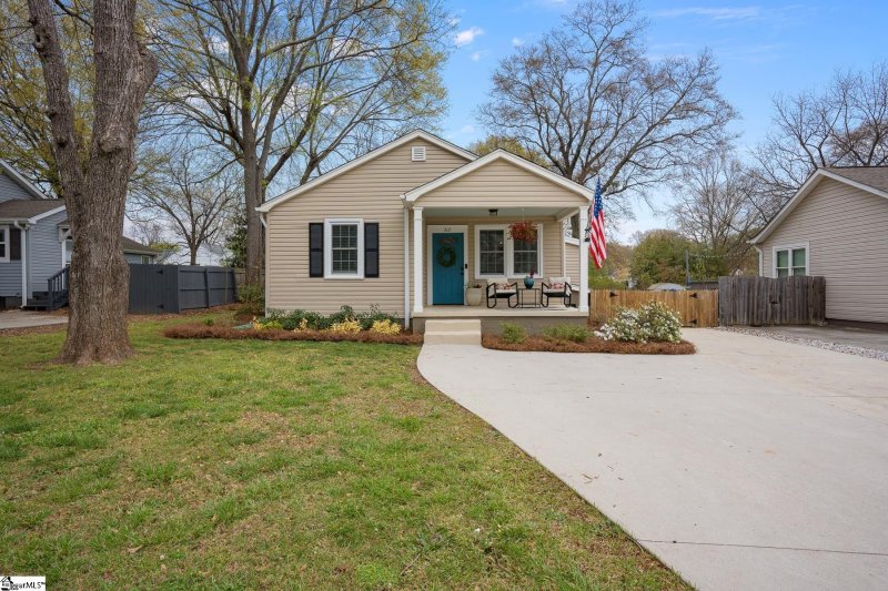 Property image 2 at 312 Willow Springs Drive, Greenville, SC 29607