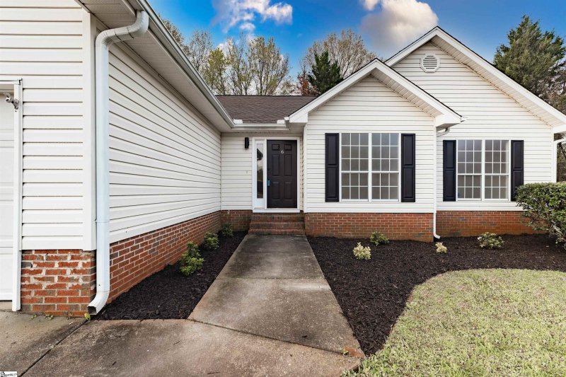 Property image 2 at 6 Parkins Grove Court, Greenville, SC 29607