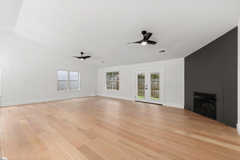 Property image 5 at 6 Parkins Grove Court, Greenville, SC 29607