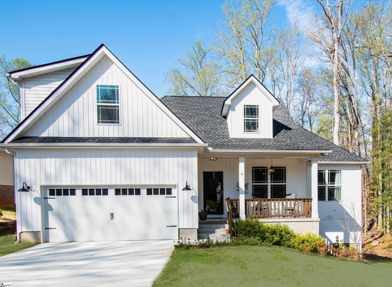 Property image 2 at 6 Spur Drive, Travelers Rest, SC 29690-2136