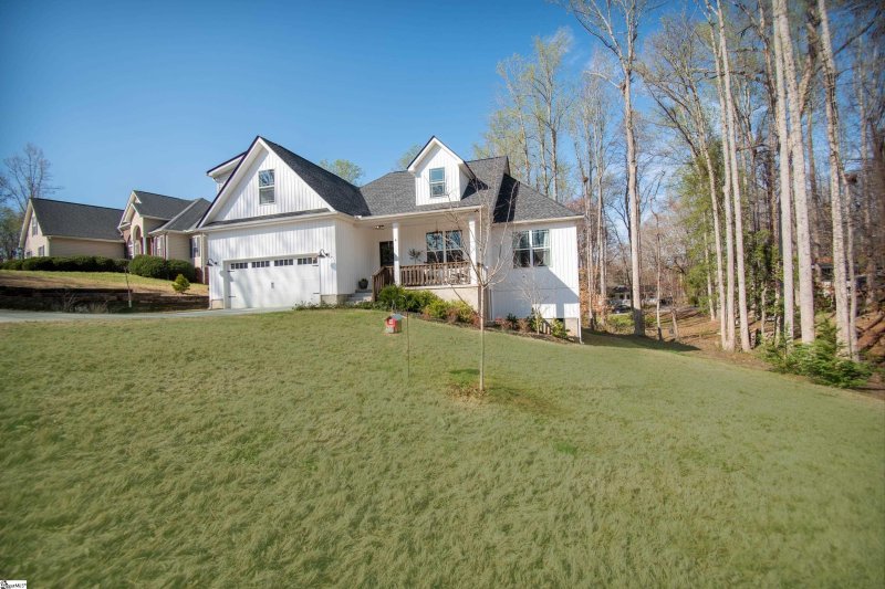 Property image 3 at 6 Spur Drive, Travelers Rest, SC 29690-2136