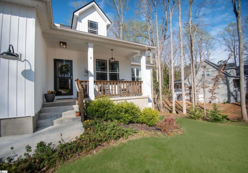 Property image 4 at 6 Spur Drive, Travelers Rest, SC 29690-2136