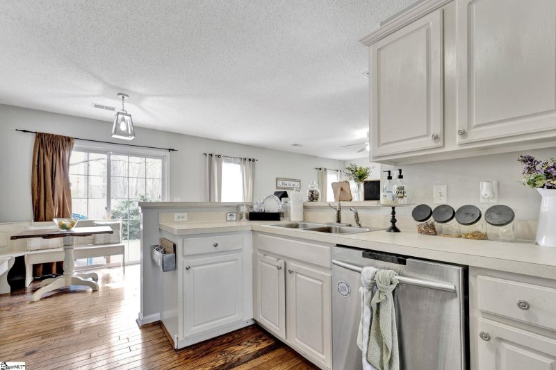 Property image 5 at 12 Haskell Court, Greer, SC 29651