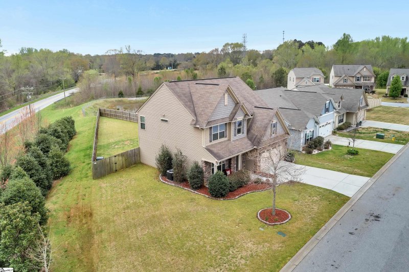 Property image 2 at 5 McFadden Drive, Simpsonville, SC 29680-8111